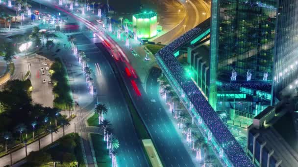 Iluminação noturna Dubai shopping tráfego rua telhado vista superior 4k lapso de tempo emirados árabes unidos — Vídeo de Stock