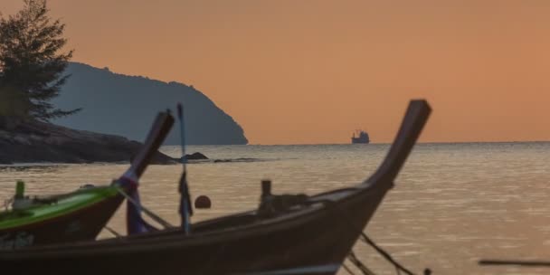 Tayland yaz günbatımı plaj tekne panorama hd phuket — Stok video