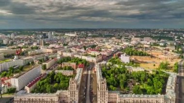 Beyaz Rusya yaz gün minsk tren istasyonu şehir hava Panoraması 4k zaman atlamalı