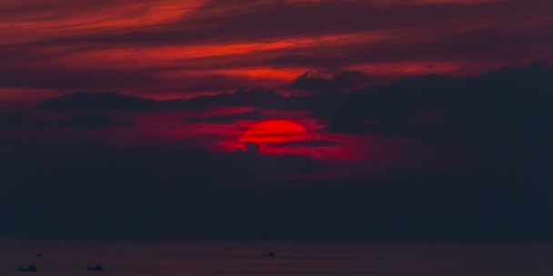 Thailand solnedgång röda solen ner till vatten panorama hd phuket — Stockvideo