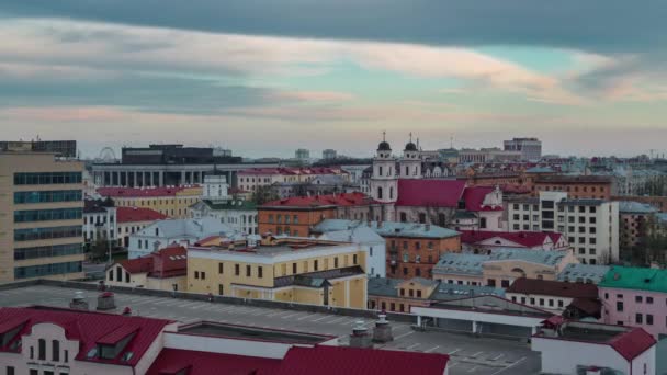 Bělorusko slunce twilight minsk centrum střecha horní panorama města 4k časová prodleva — Stock video