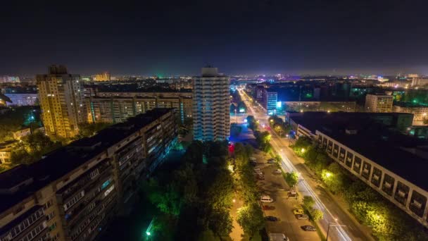 Beyaz Rusya gece yaz trafik sokak çatı üst panorama 4 k zaman sukut minsk — Stok video