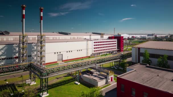 Belarus summer day metal factory traffic área exterior panorama 4k time lapse — Vídeos de Stock