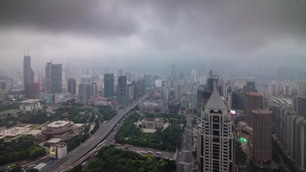 风暴雨天空上海城市景观屋顶顶全景 4 k 时间推移中国 — 图库视频影像