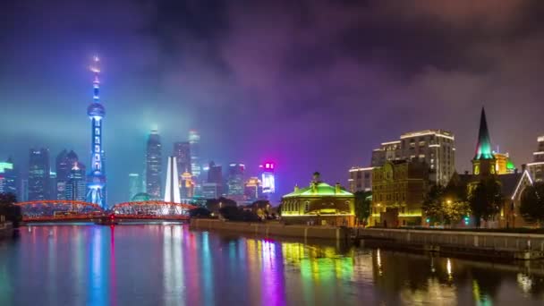 Nachtelijke hemel shanghai rivier bay centrum panorama 4k tijd vervallen china — Stockvideo