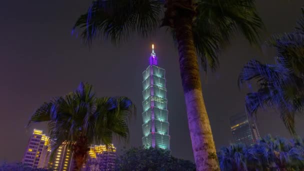 Taipei Centro Ciudad Famoso Torre Noche Iluminado Parque Vista Timelapse Metraje De Stock