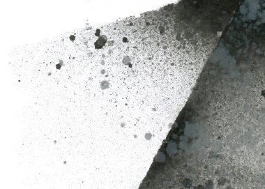 Soyut grafiti arkaplanı. Hava fırçası efektli duvar kâğıdı. Beyaz kağıda siyah akrilik boya dokusu. Dağınık çamur sanatı. Makro sprey boya. El yapımı grunge arka plan