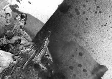 Soyut grafiti arkaplanı. Hava fırçası efektli duvar kâğıdı. Beyaz kağıda siyah akrilik boya dokusu. Dağınık çamur sanatı. Makro sprey boya. El yapımı grunge arka plan