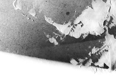 Soyut grafiti arkaplanı. Hava fırçası efektli duvar kâğıdı. Beyaz kağıda siyah akrilik boya dokusu. Dağınık çamur sanatı. Makro sprey boya. El yapımı grunge arka plan