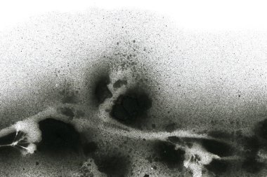 Soyut grafiti arkaplanı. Hava fırçası efektli duvar kâğıdı. Beyaz kağıda siyah akrilik boya dokusu. Dağınık çamur sanatı. Makro sprey boya. El yapımı grunge arka plan