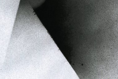 Soyut grafiti arkaplanı. Hava fırçası efektli duvar kâğıdı. Beyaz kağıda siyah akrilik boya dokusu. Dağınık çamur sanatı. Makro sprey boya. El yapımı grunge arka plan