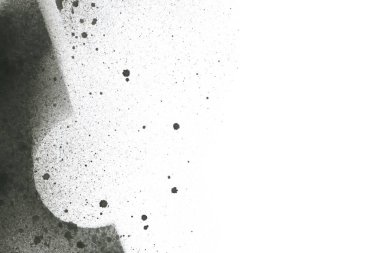 Soyut grafiti arkaplanı. Hava fırçası efektli duvar kâğıdı. Beyaz kağıda siyah akrilik boya dokusu. Dağınık çamur sanatı. Makro sprey boya. El yapımı grunge arka plan