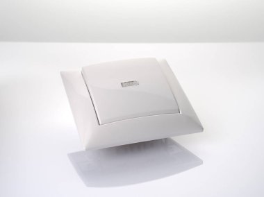 Açık arkaplanda beyaz parlak ışık düzenleyicisi.