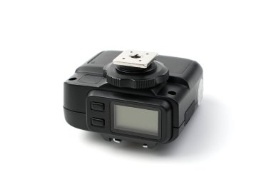 Ekran ve metal ayakkabılı bir kamera için tetikleyici.