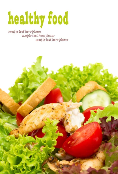 Caesar salade met gegrilde kip geïsoleerd op wit — Stockfoto