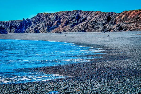 黑沙滩冰岛 — 图库照片