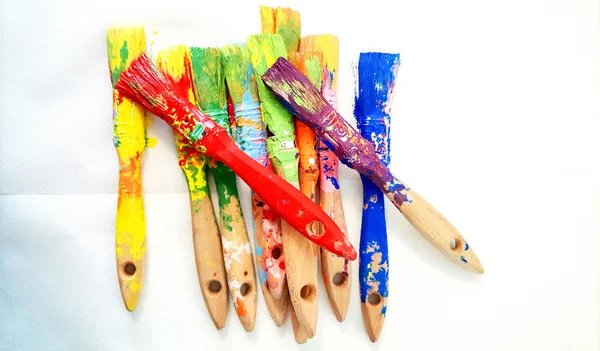 Renkli kirli eski fırçalar — Stok fotoğraf