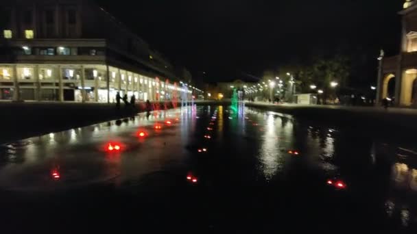 Reggio Emilia Viceplein Voor Theater Valleien Driekleurige Lichtgevende Fontein — Stockvideo