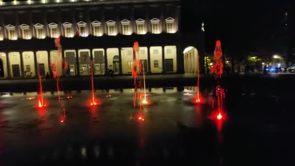 Reggio Emilia Seger Torg Framför Teatern Dalar Tricolor Lysande Fontän — Stockvideo