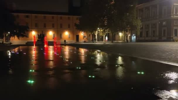 Reggio Emilia Viceplein Voor Theater Valleien Driekleurige Lichtgevende Fontein — Stockvideo