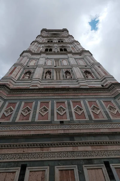 Widok Dołu Dzwonnicy Giotto Placu Duomo Florencji Włochy Wysokiej Jakości — Zdjęcie stockowe