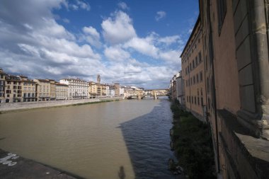 İtalya, Floransa 'da Ponte Vecchio ve Arno River ile manzara. Yüksek kalite fotoğraf