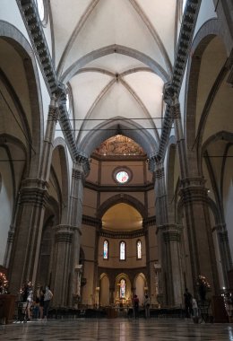 İtalya 'nın Floransa şehrinde bulunan Santa Maria del Fiore Katedrali' nin merkez nehrinin manzarası. Yüksek kalite fotoğraf