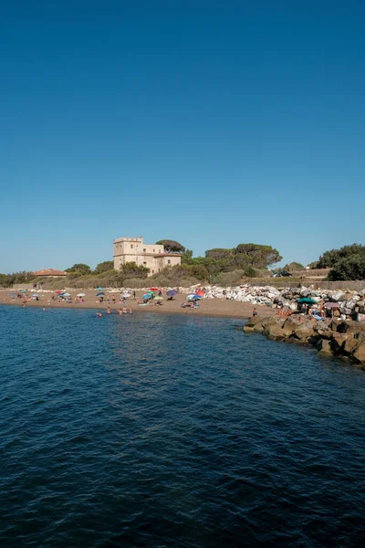 Torre Nuova 'nın San Vincenzo, İtalya' daki sahil manzarası. Yüksek kalite fotoğraf