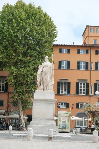 Pomnik Marii Luisy Borbone Piazza Napoleone Lucca Włochy Wysokiej Jakości — Zdjęcie stockowe