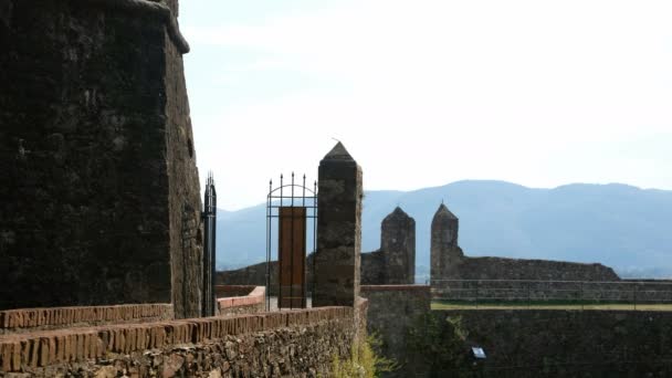 Fortaleza de Sarzanello en Liguria, Italia — Vídeo de stock