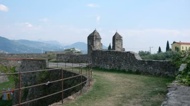 Fortaleza de Sarzanello em Liguria, Italia — Vídeo de Stock