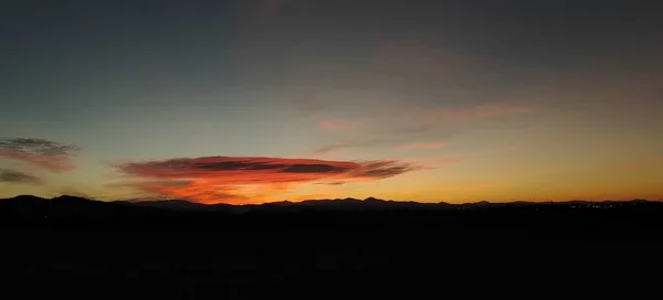 Sonnenuntergang Über Den Emilianischen Hügeln Von Quattro Castella Einem Bewölkten — Stockfoto