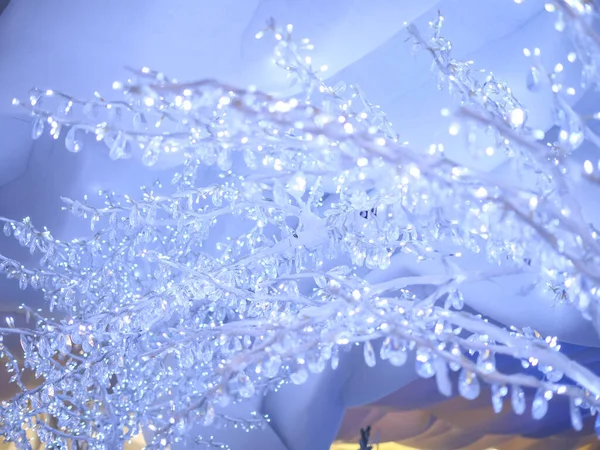 Albero Decorato Natale Con Luci Blu Foto Alta Qualità — Foto Stock