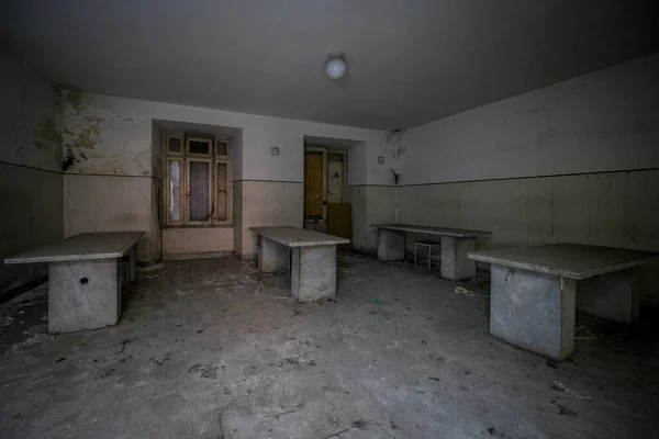 Столы Вскрытия Заброшенной Больнице Высокое Качество Фото — стоковое фото