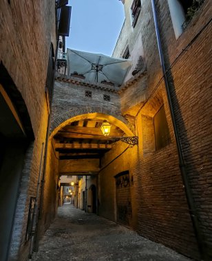 İtalya 'nın Ferrara kentindeki Via delle volte caddesine yakın görüş. Yüksek kalite fotoğraf