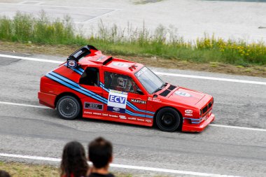 Reggio Emilia, İtalya - 2016 26 06: Reggio Apennines 'in serbest etkinliği Lancia Delta S4 ECV. Yüksek kalite fotoğraf