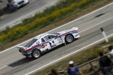 Reggio Emilia, İtalya - 2016 26 06: Reggio Apennines 'in serbest etkinliği Lancia Lancia Rallisi 037 Martini. Yüksek kalite fotoğraf