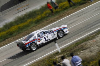 Reggio Emilia, İtalya - 2016 26 06: Reggio Apennines 'in serbest etkinliği Lancia Lancia Rallisi 037 Martini. Yüksek kalite fotoğraf