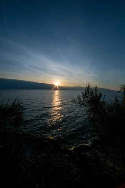 Lago Garda Salado Hermoso Amanecer Colorido Foto Alta Calidad —  Fotos de Stock