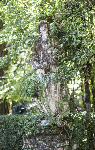 Uma Antiga Estátua Pedra Grazzano Visconti Perto Piacenza Itália Foto — Fotografia de Stock