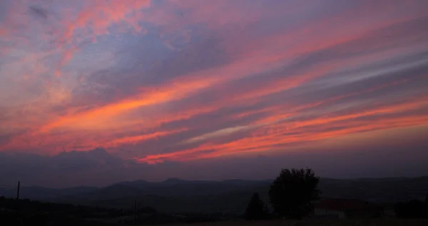 Pôr Sol Colorido Sobre Colinas Foto Alta Qualidade — Fotografia de Stock