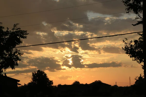 Orange Molnig Himmel Vid Solnedgången Högkvalitativt Foto — Stockfoto