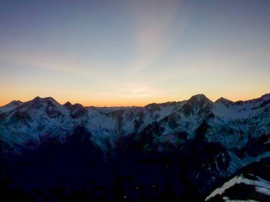  Val Senales 'teki Alpler' in günbatımında panorama. Yüksek kalite fotoğraf
