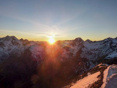  Val Senales 'teki Alpler' in günbatımında panorama. Yüksek kalite fotoğraf