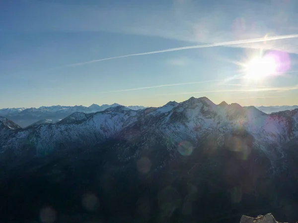 太阳从Val Senales的阿尔卑斯山升起 高质量的照片 — 图库照片