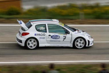 Reggio Emilia, İtalya - 2016 26 06: Reggio Apennines serbest etkinliği Peugeot 208. Yüksek kalite fotoğraf