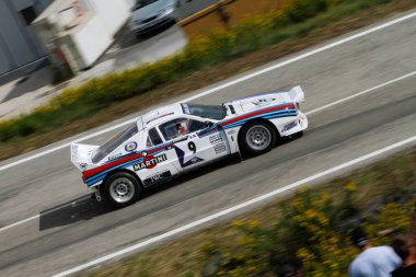 Reggio Emilia, İtalya - 2016 26 06: Reggio Apennines 'in serbest etkinliği Lancia Lancia Rallisi 037 Martini. Yüksek kalite fotoğraf