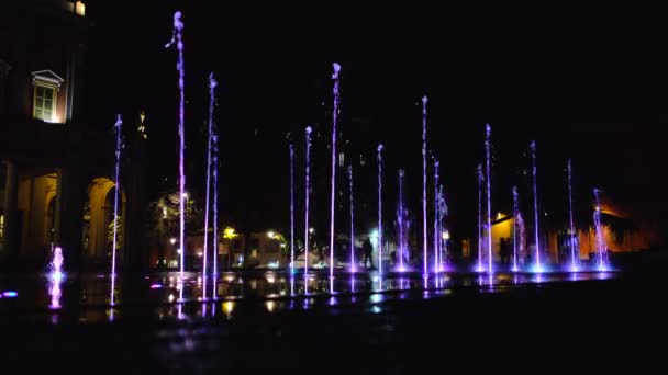 Lysande Fontän Victory Square Reggio Emilia Italien — Stockvideo