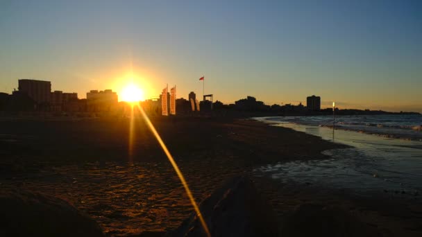 Vagues Coucher Soleil Sur Plage Cattolica Italie — Video