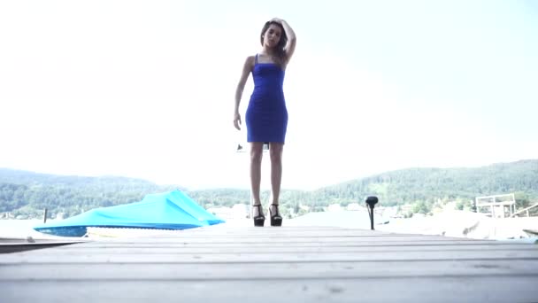 Beautiful Girl Blue Short Dress Posing Jetty Lake — Wideo stockowe